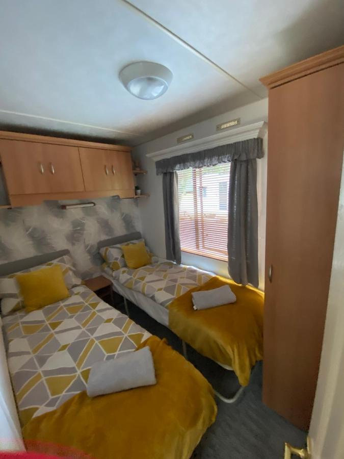 Unique Caravan With Outdoor Space Ballantrae Exterior photo