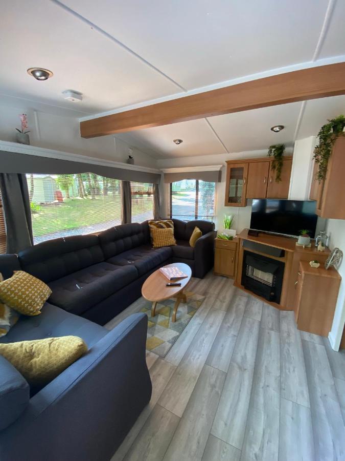 Unique Caravan With Outdoor Space Ballantrae Exterior photo