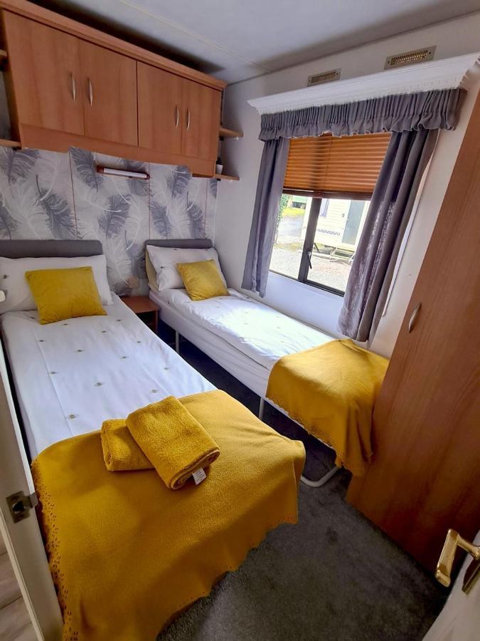 Unique Caravan With Outdoor Space Ballantrae Exterior photo